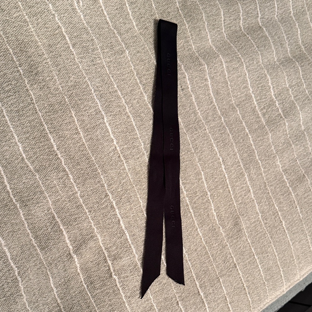 Gucci Dark Ribbon Accessory - Picture 2 of 7